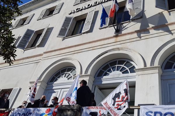 L'ensemble des syndicats de l'éducation nationale a appelé à la mobilisation.