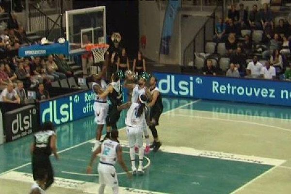 Tim Blue et les Antibois ont craqué face à la pression de l'ASVEL.