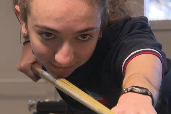 Le regard toujours tourné vers la victoire, Marion Jude est depuis vendredi 14 octobre championne du monde de billard blackball féminin