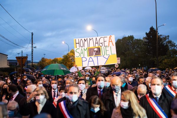 Marche blanche en hommage au professeur Samuel Paty à Conflans Sainte Honorine le mardi 20 octobre. 