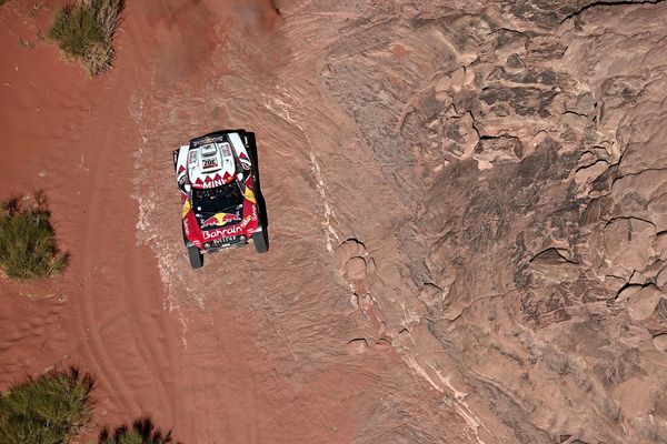 Le Vésulien Stéphane Peterhansel a terminé à la 7e place de la troisième étape du Dakar 2020 et est déjà bien distancé au classement général.