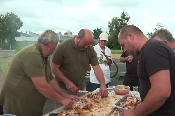 Les salariés de la Fonderie Fonte étaient invités à un barbecue d'adieu ce vendredi 30 juillet alors que leur usine ferme à Ingrandes-sur-Vienne. 