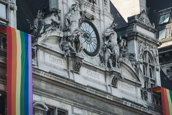 La mairie de Paris a promis de débloquer 100 000 euros en faveur d'un plan de lutte contre les agressions envers les LGBTQI+.