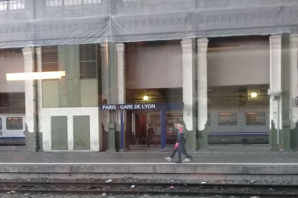 Retour en Gare de Lyon pour le train du livre de Brive. 