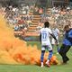 Le match de Ligue 2 opposant Lorient à Grenoble au stade du Moustoir avait été interrompu plus de 20 minutes à cause d'incidents provoqués par des supporters.