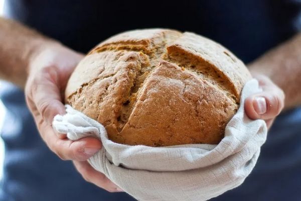 Martin Desplat, paysan-boulanger a créé Brin de Paille à Dolus-le-Sec en septembre 2020