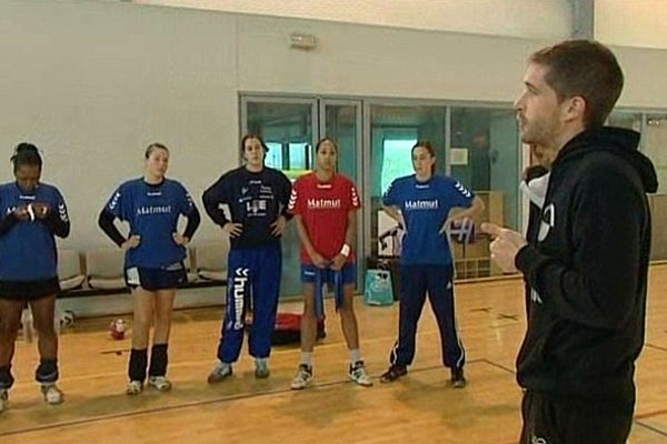 Les joueuses du Hac Handball se préparent à recevoir Issy Paris.