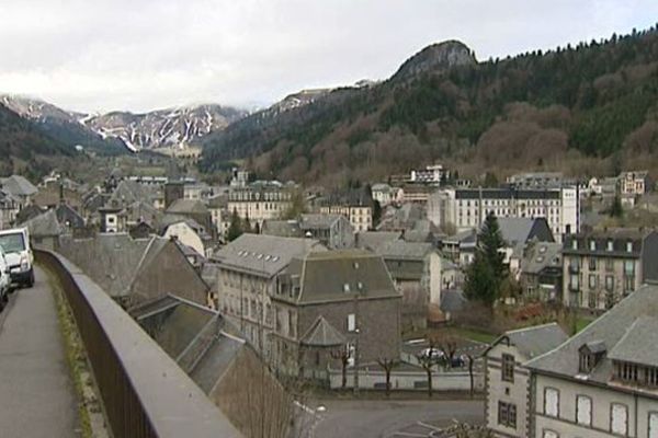 Plus de neige au Mont-Dore : la station thermale se tourne vers les visites et les balades pour distraire les vacanciers d'avril.