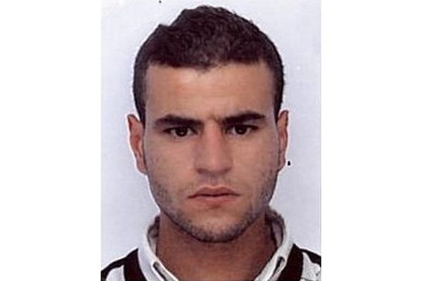 Omar Ichhache a 26 ans. Il habite Escautpont dans le Valenciennois. 