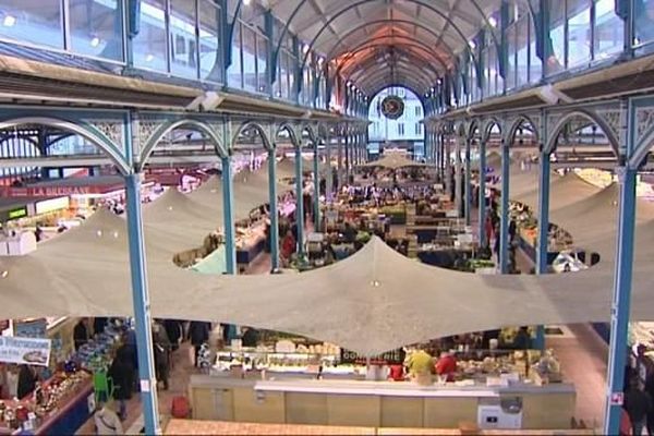 Les halles du marché de Dijon font le plein pour ce dernier jour de l'année 2015