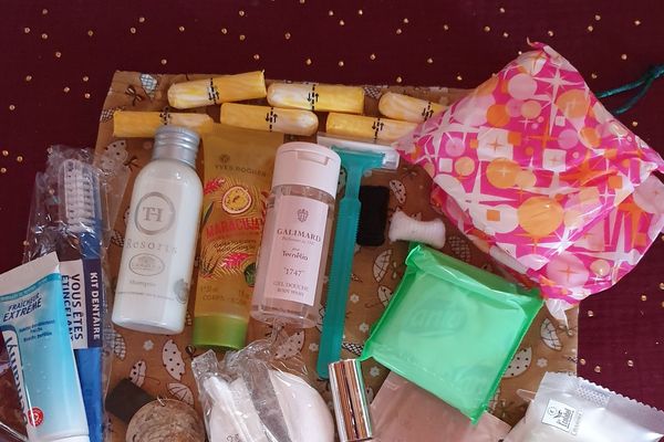 Version féminine de la trousse des premiers besoins. 871 kits ont été distribués depuis le mois de mai en Franche-Comté