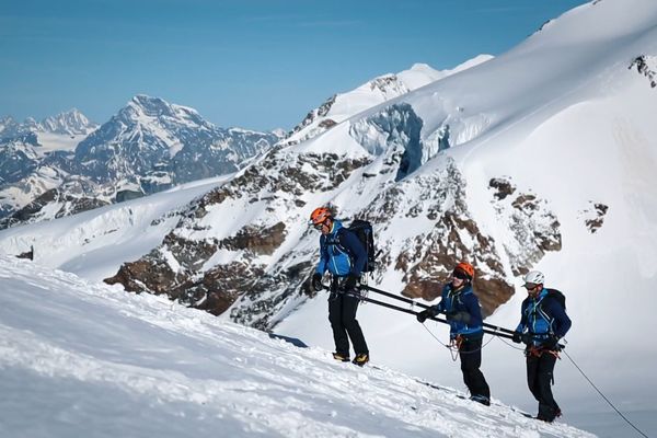 Handicapé moteur depuis sa naissance, rien ne prédestinait Ancelin à accomplir cet exploit de gravir le mont Blanc.