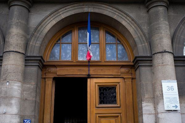 L'entrée du 36 quai des Orfèvres, siège de la Direction régionale de la Police Judiciaire de Paris.