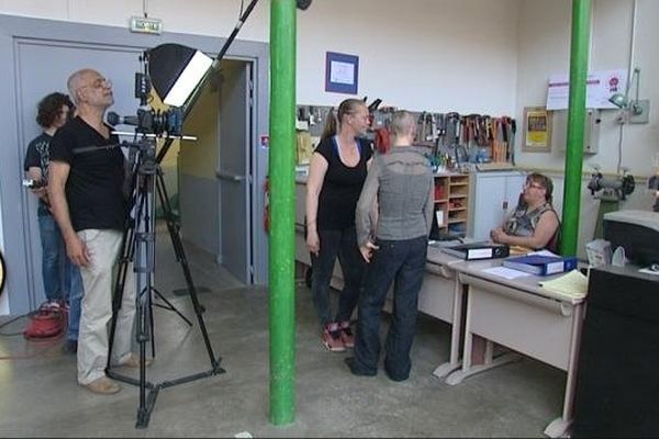 Le 2ème épisode du feuilleton "Beaux quartiers" en cours de tournage à la Bricothèque à Chalon-sur-Saône, dans le quartier des Aubépins