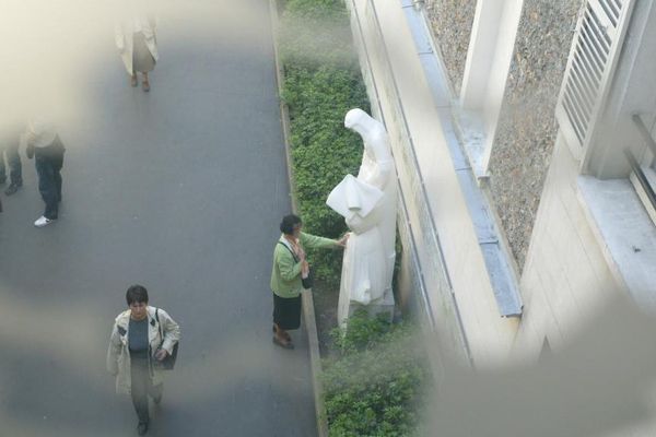 Le jardin de la congrégation religieuse de la Médaille miraculeuse, à Paris.