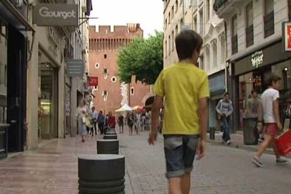 Rue commerçante du centre ville de Perpignan - 13 juin 2015