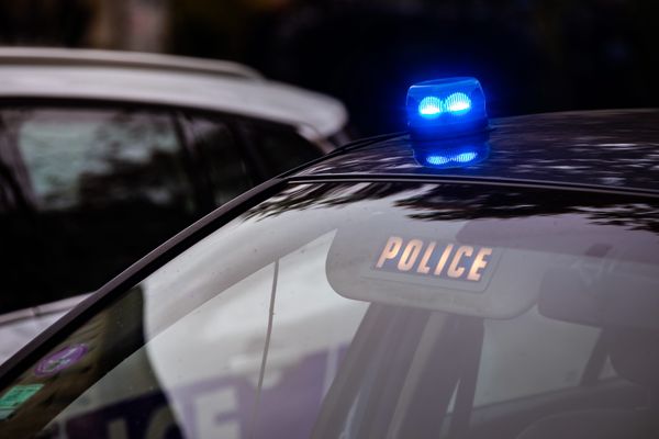 Samedi après-midi, une voiture fonce sur deux terrasses à Fontainebleau (Seine-et-Marne), blessant légèrement 6 personnes.