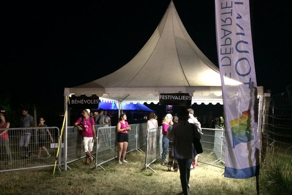 Les festivaliers ont profité de la douceur de la nuit