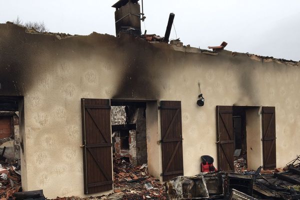 La maison de Tatiana et Loïc après l'incendie