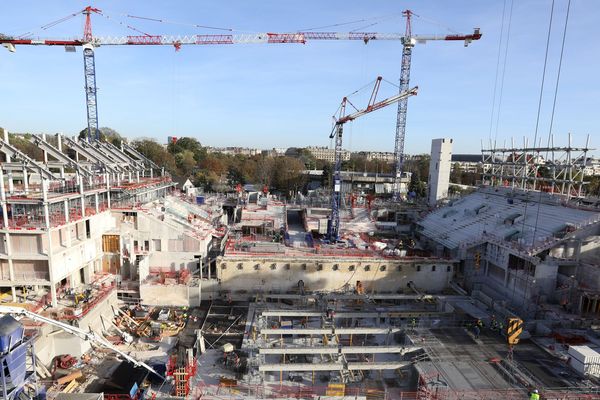 Le court central Philippe-Chatrier de Roland-Garros doit être livré en mars 2019.