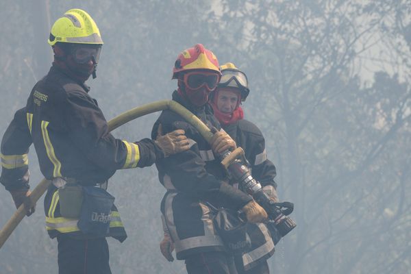 Il y a 4580 pompiers volontaires dans le département pour 1300 professionnels.