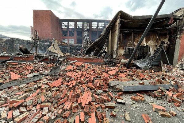 L'arrière de l'entreprise Tessi à Roubaix. Un mur d'enceinte s'est effondré cette nuit du 29 au 30 juin.