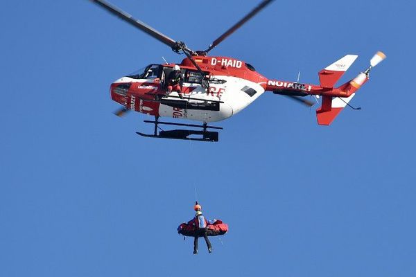 Valentin Giraud Moine secouru après sa chute à Garmisch le 27 janvier 2017. 
