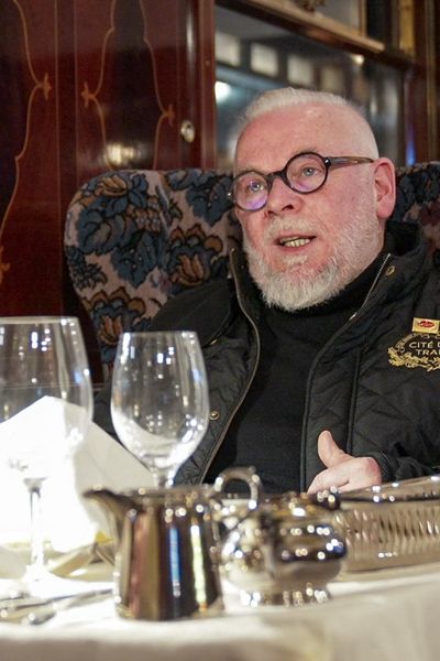 Sylvain Vernerey, directeur général de la Cité du train de Mulhouse, à bord de l'Orient-Express.