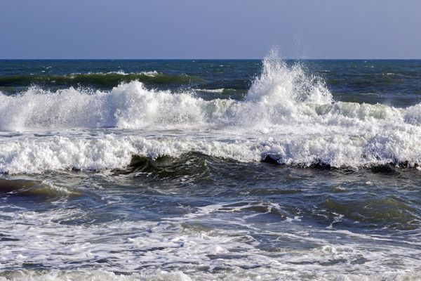 Ce mercredi 7 juin, Météo France annonce un phénomène de vagues dangereuses à compter de 15h et jusqu'à minuit sur le littoral audois. Image d'illustration.