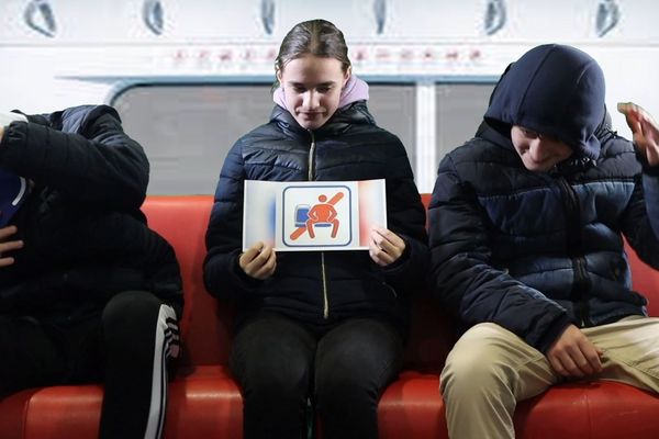 Les élèves de la 3e médias du collège Joliot-Curie de Calonne-Ricouart dénoncent le sexisme ordinaire, notamment le manspreading dans les transports en commun