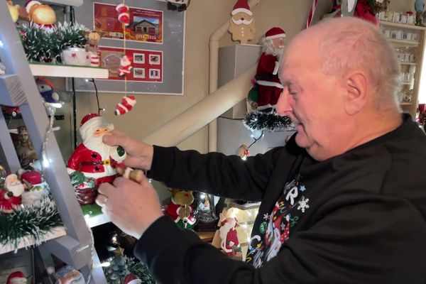 Près de 1.000 figurines de Noël, c'est l’impressionnante collection de Claude Pierrot exposée dans sa maison pendant les fêtes.