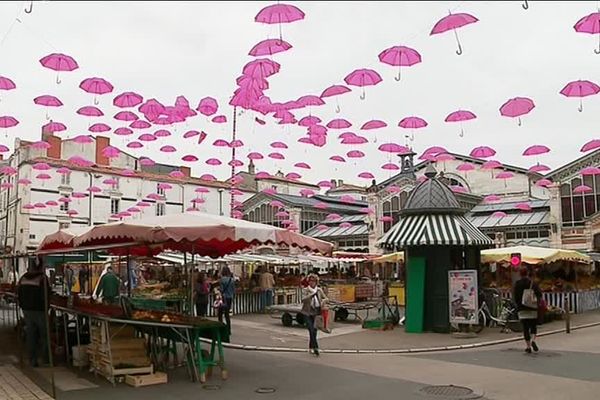 Les halles de la Rochelle et octobre rose