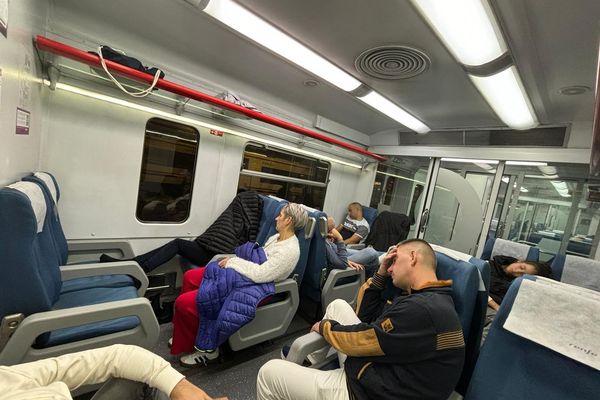 Dans le train en gare de Valence la nuit du 29 au 30 octobre 2024.