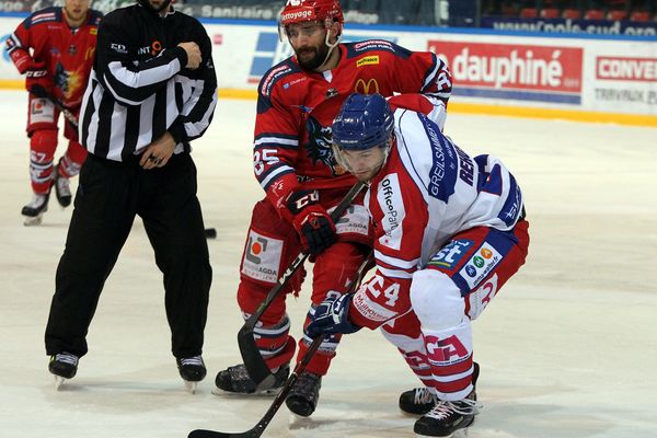 Le dernier affrontement entre Grenoble et Mulhouse en saison régulière, le 9 février dernier, s'était soldé par une défaite des Alsaciens (2 à 0). 