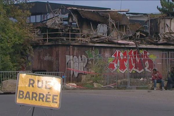 Ce squat était situé quai Hippolyte-Lefévre sur la presqu’île, entre Caen et Mondeville