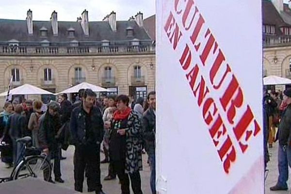 Les intermittents du spectacle protestent contre un projet de réforme de l'assurance chômage du régime des intermittents 