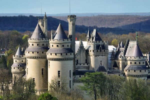 Le château de Pierrefonds cache des traces du passé inaccessibles au public.