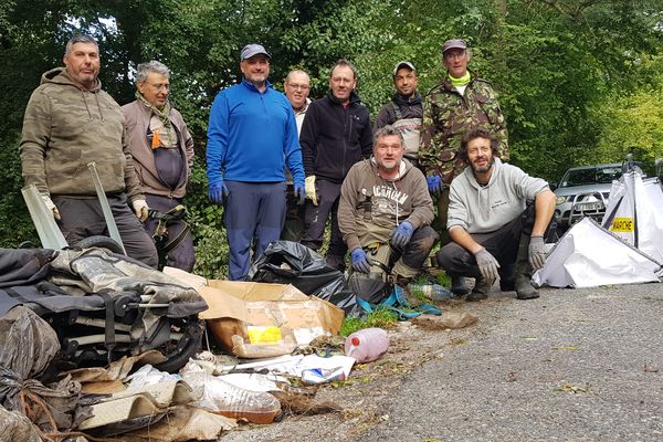 L'association toulousaine Team River Clean organise un ramassage des déchets dans les cours d'eau