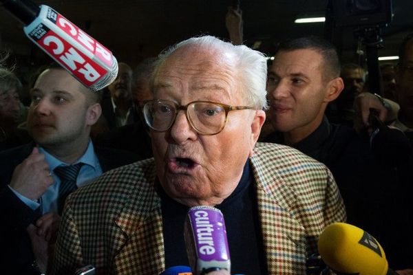 Jean-Marie Le Pen sera-t-il tête de liste du FN aux régionales en Paca?