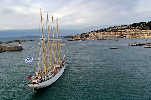 Arrivée de La goélette Santa Maria Manuela au port de Sète le 25 mars 2024.