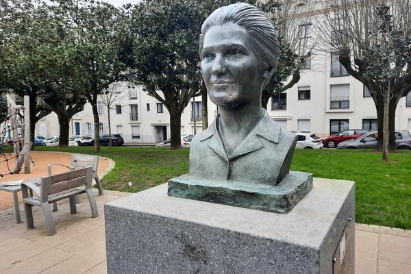 Le buste de Simone Veil a La Roche-sur-Yon, le 3 février 2023