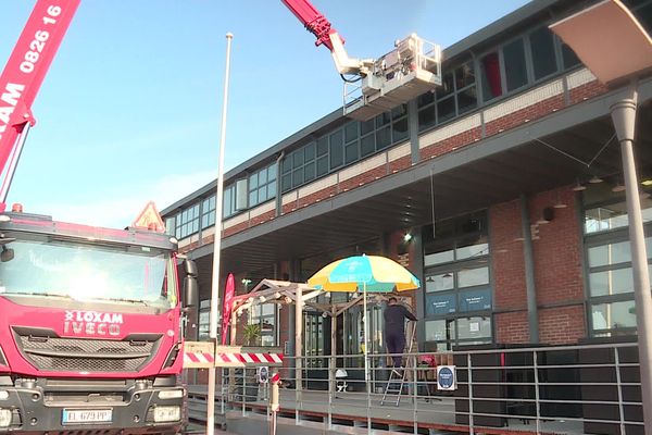 17 mai 2019 : la terrasse de l'un des restaurants situé en bord de Seine à Rouen. 