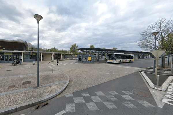 L'accident s'est produit le mardi 7 janvier sur le parking de la gare routière de Nevers.