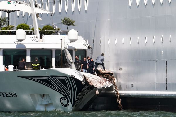 Le  MSC Opera a percuté le quai et un bateau de tourisme à Venise, le 2 juin 2019