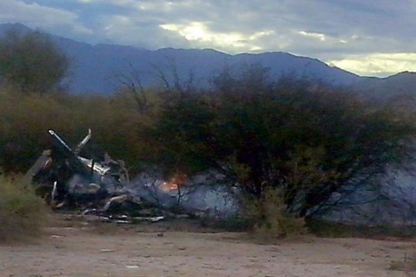 La carcasse d'un des hélicoptères qui s'est écrasé à Villa Castelli (Argentine), le 9 mars 2015, lors du tournage de l'émission de téléréalité "Dropped". 