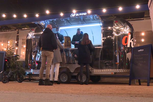 Première soirée de la "Caravane des Chefs" place Lyautey à Lyon 6e avec le chef Marc Boissieux