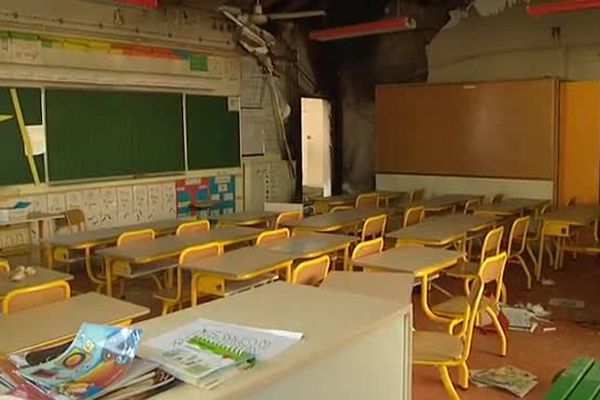 Une des classes de l'école Paul Painlevé à Montpellier a en partie brûlé. Août 2015.