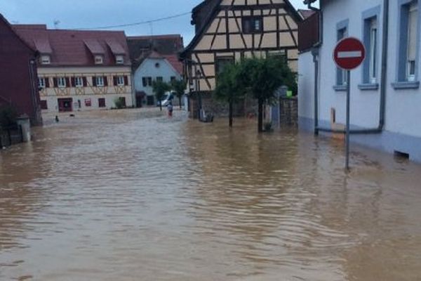 La photo de Gili, un internaute de Wasselone postée mardi soir sur Twitter. 
