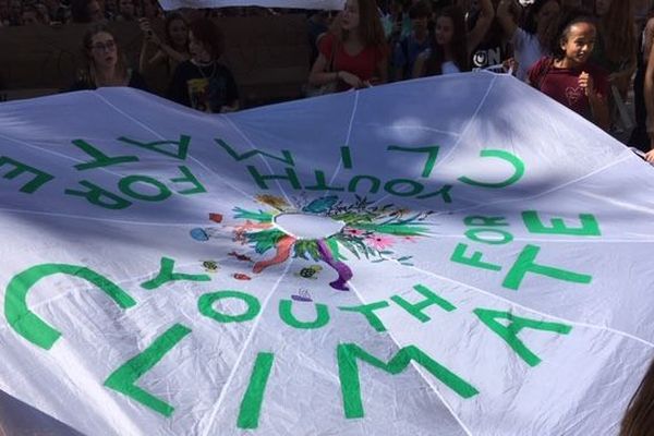 Des Centaines De Jeunes A La Marche Pour Le Climat A Aix En Provence