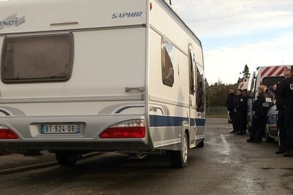 L'expulsion des Gens du voyage du boulodrome du Rosemont à Besançon